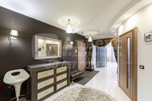 5-к квартира, 204 кв.м.