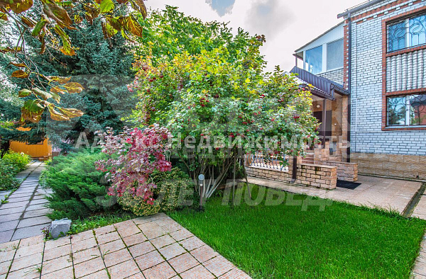 Дом, 651.8 кв.м.