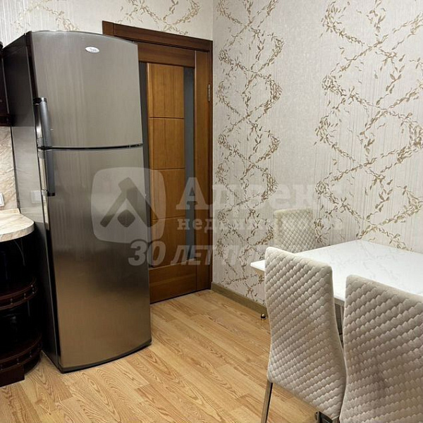 Квартира 2-комн., 65 м²