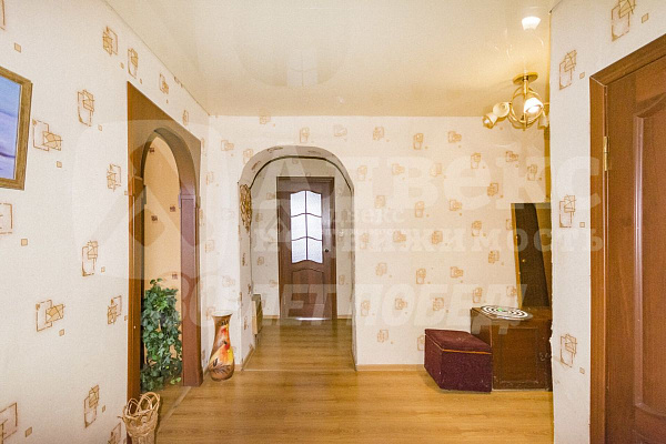 Квартира 4-комн., 90 м²