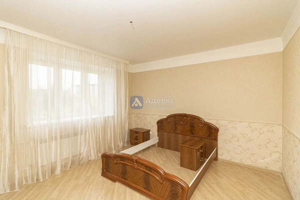 Квартира 3-комн., 123.7 м²