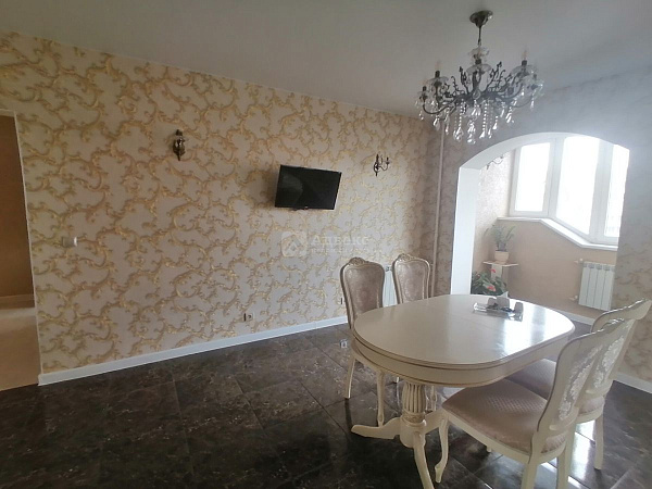 Квартира 3-комн., 145.1 м²
