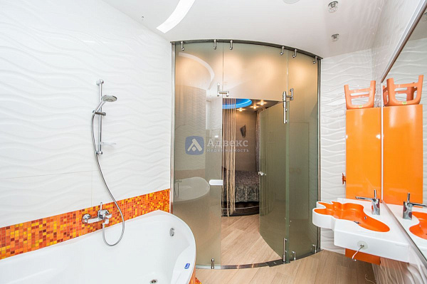 Квартира 3-комн., 119 м²