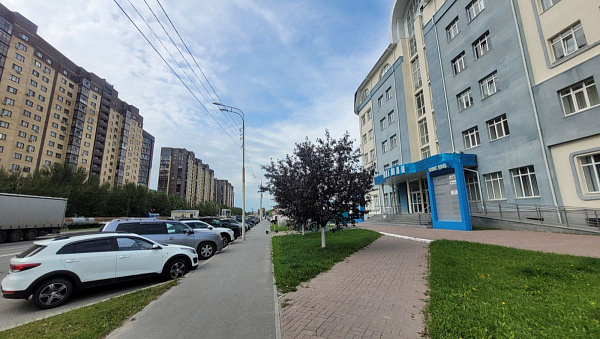 Сдается офис в бизнес-центра Флагман по улице Харьковской, в районе Очаково.
Современное, ухоженное здание с деловой атмосферой. Лифт. Столовая.
Имеются складские помещения на территории.
Подходит под офис, услуги, представительство.
В здании и в офисе сд