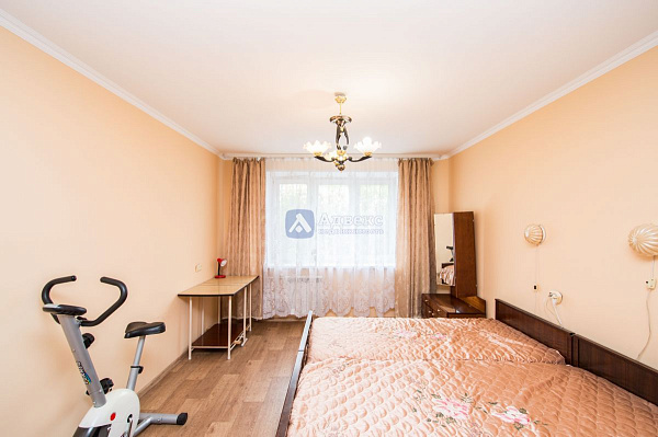 Квартира 3-комн., 93 м²