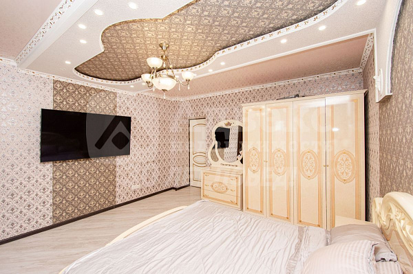 Квартира 2-комн., 80 м²