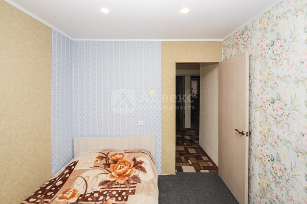 Квартира 4-комн., 72 м²