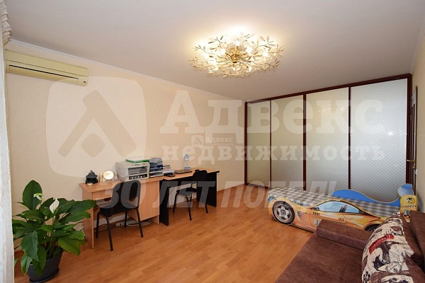 Квартира 3-комн., 91 м²
