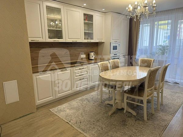 Квартира 3-комн., 87 м²