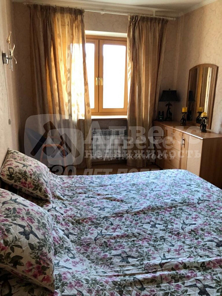 Квартира 4-комн., 140.3 м²