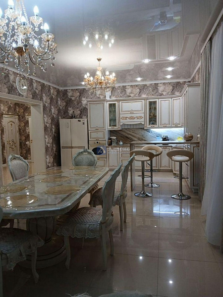 Коттедж 200 м²