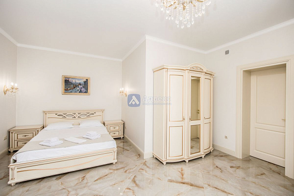 Коттедж 410 м²