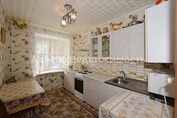 Квартира 3-комн., 60 м²