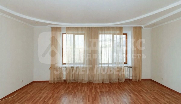 Квартира 5-комн., 200 м²