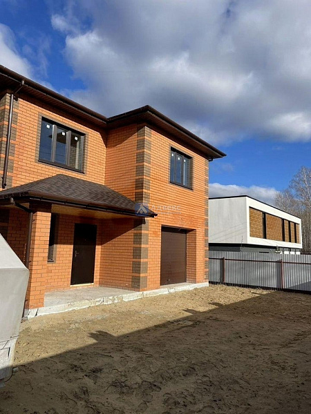 Коттедж 200 м²