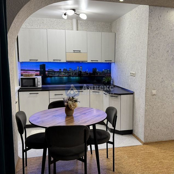 Квартира 2-комн., 42 м²