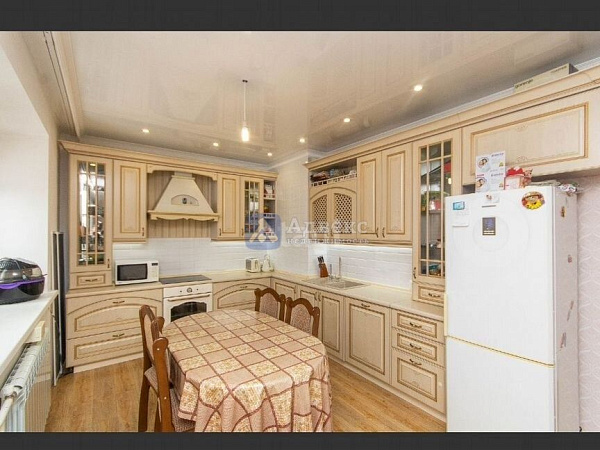 Квартира 3-комн., 109 м²