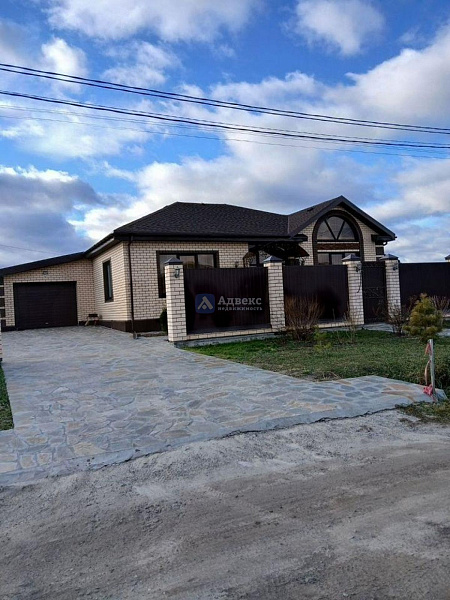 Коттедж 200 м²