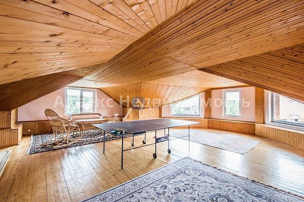 Коттедж 651.8 м² Коттедж 651.8 м²