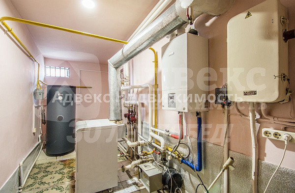 Дом, 651.8 кв.м.