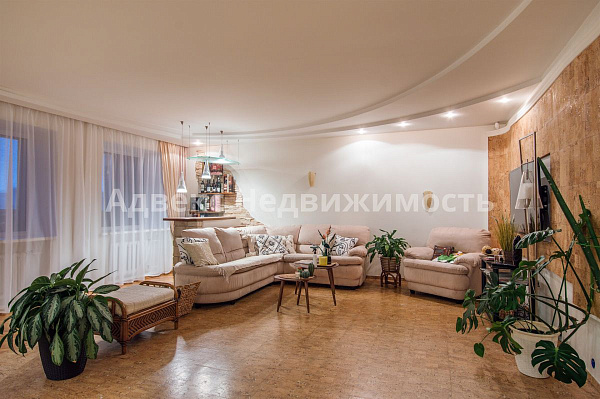 Квартира 4-комн., 185.3 м²