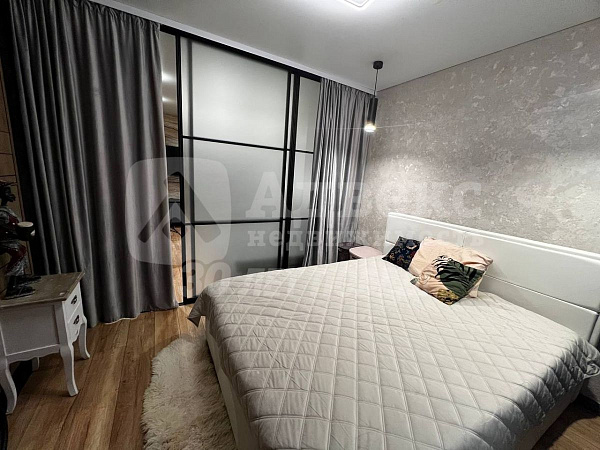 Квартира 3-комн., 85 м²