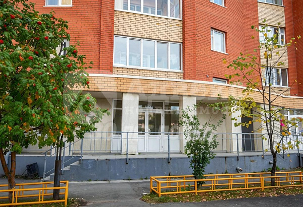 Сдаётся в аренду помещение на первом этаже жилого дома!

* Локация – Заречная часть города с высокой плотностью застройки и платежеспособного населения

Почему стоит выбрать именно это место?
 * Рядом школа и детский сад — постоянный поток клиентов.
* Отл