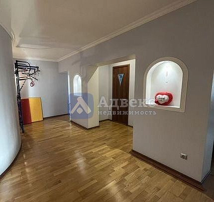 4-к квартира, 150 кв.м. 4-к квартира, 150 кв.м.