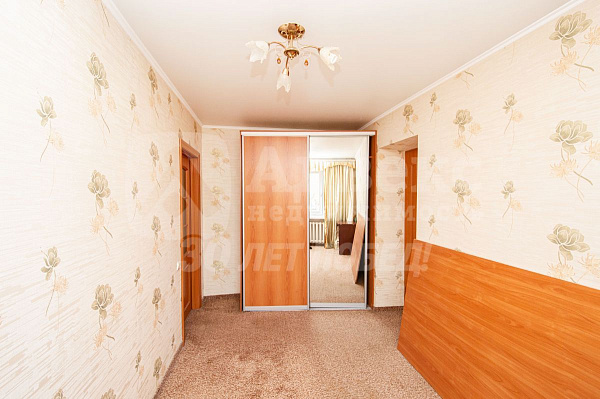 Квартира 3-комн., 64 м²