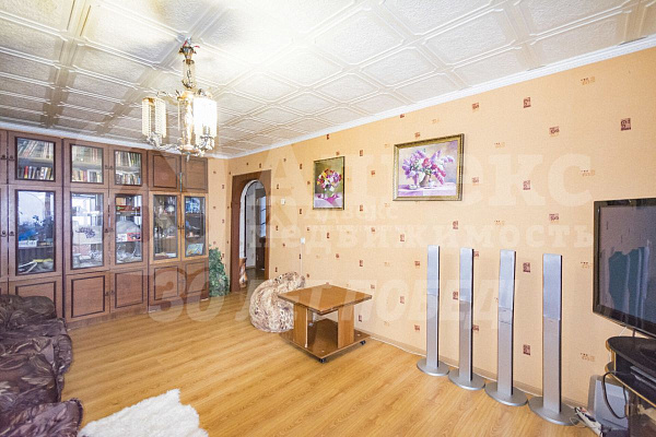 Квартира 4-комн., 90 м²