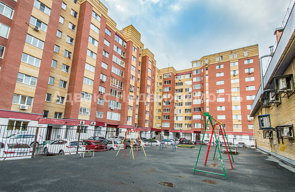 2-к квартира, 77 кв.м.