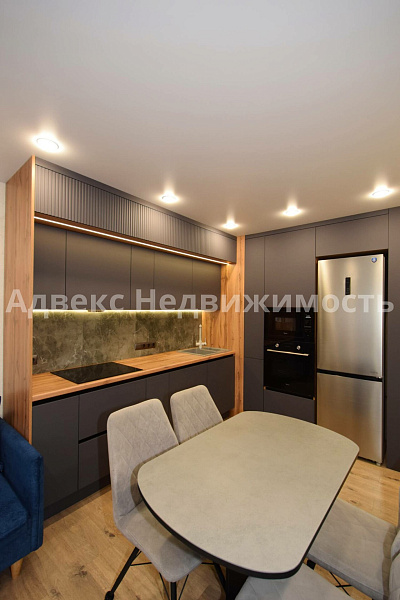 Квартира 3-комн., 93 м²