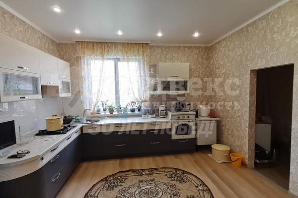 Коттедж 260 м²