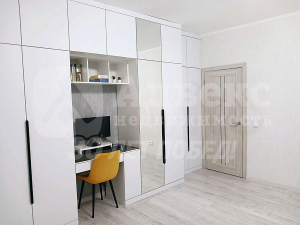 Квартира 2-комн., 80 м²