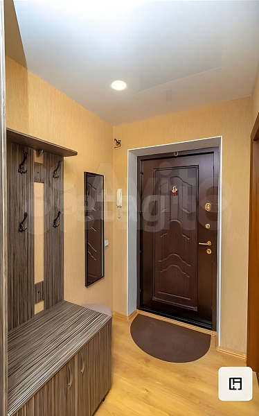 Квартира 3-комн., 725 м²