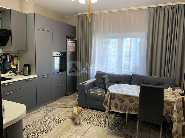 2-к квартира, 80 кв.м.