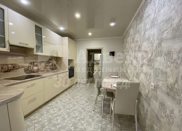 Квартира 3-комн., 105 м²