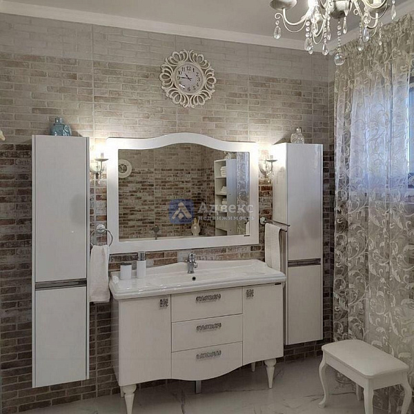 Коттедж 301.2 м²