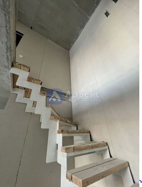 Квартира 3-комн., 166.8 м²