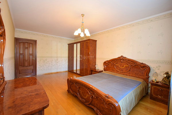 Квартира 3-комн., 98.9 м²