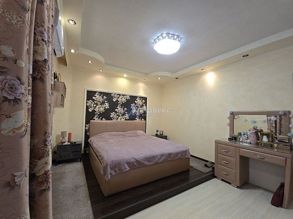 Квартира 3-комн., 111 м²