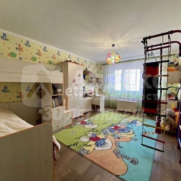 Квартира 3-комн., 901 м²