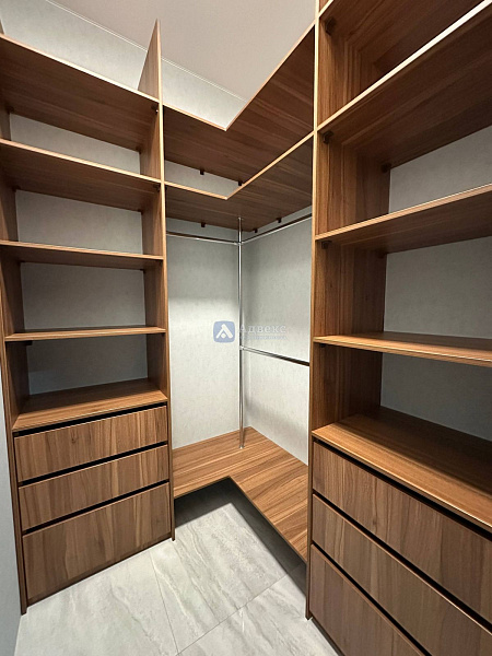 Коттедж 196 м²