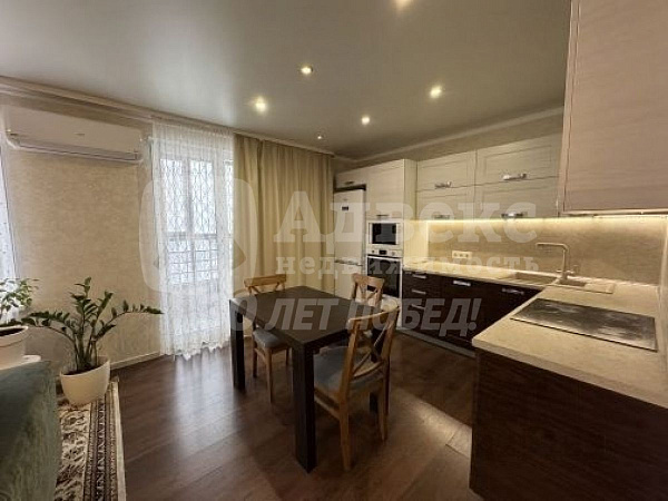 Квартира 3-комн., 75 м²