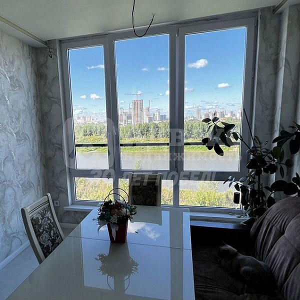 Квартира 3-комн., 146.3 м²