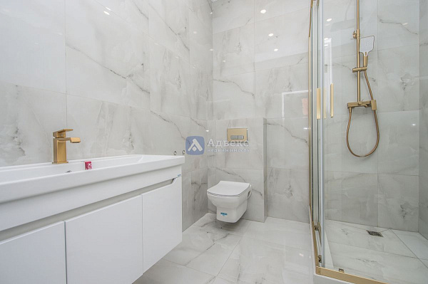 Коттедж 240 м²