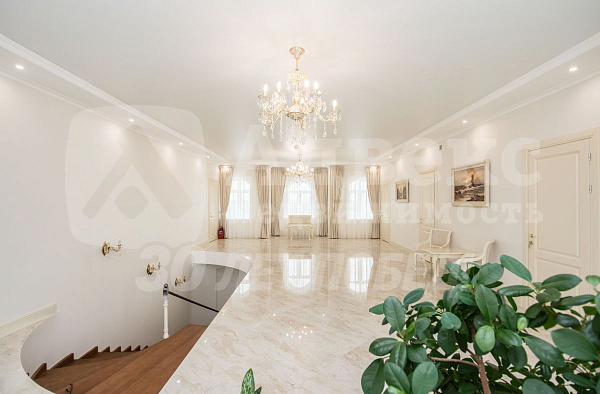 Коттедж 410 м²