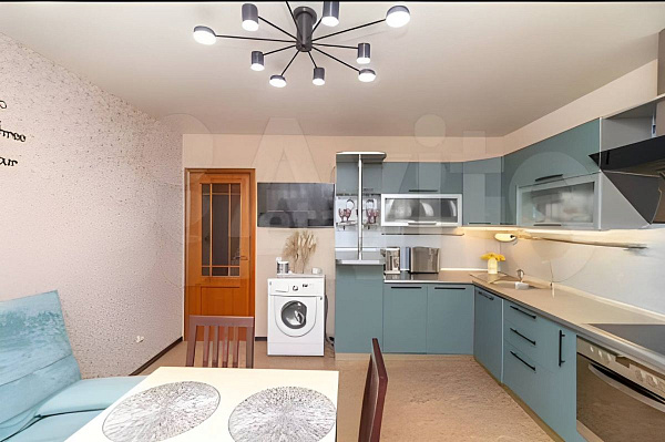 Квартира 3-комн., 725 м²