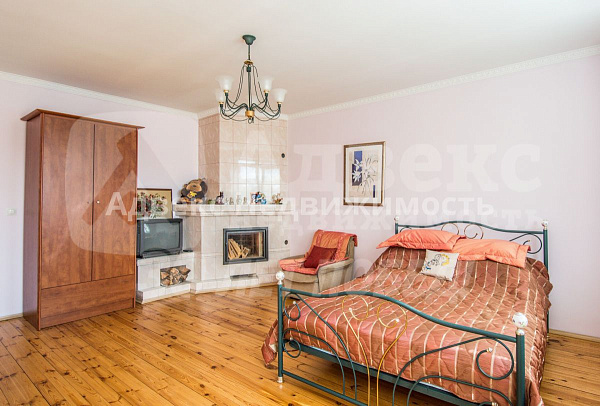 Дом, 651.8 кв.м.