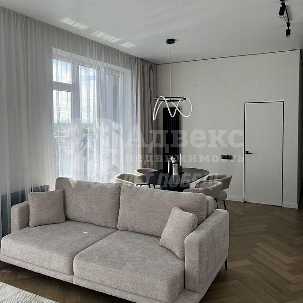 Квартира 2-комн., 82 м²